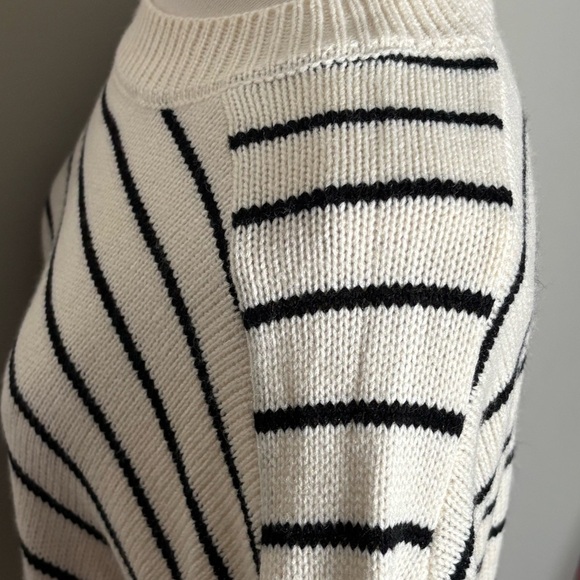 T Tahari Cream and Black Stripe Cropped Sweater, Small - Picture 9 of 13